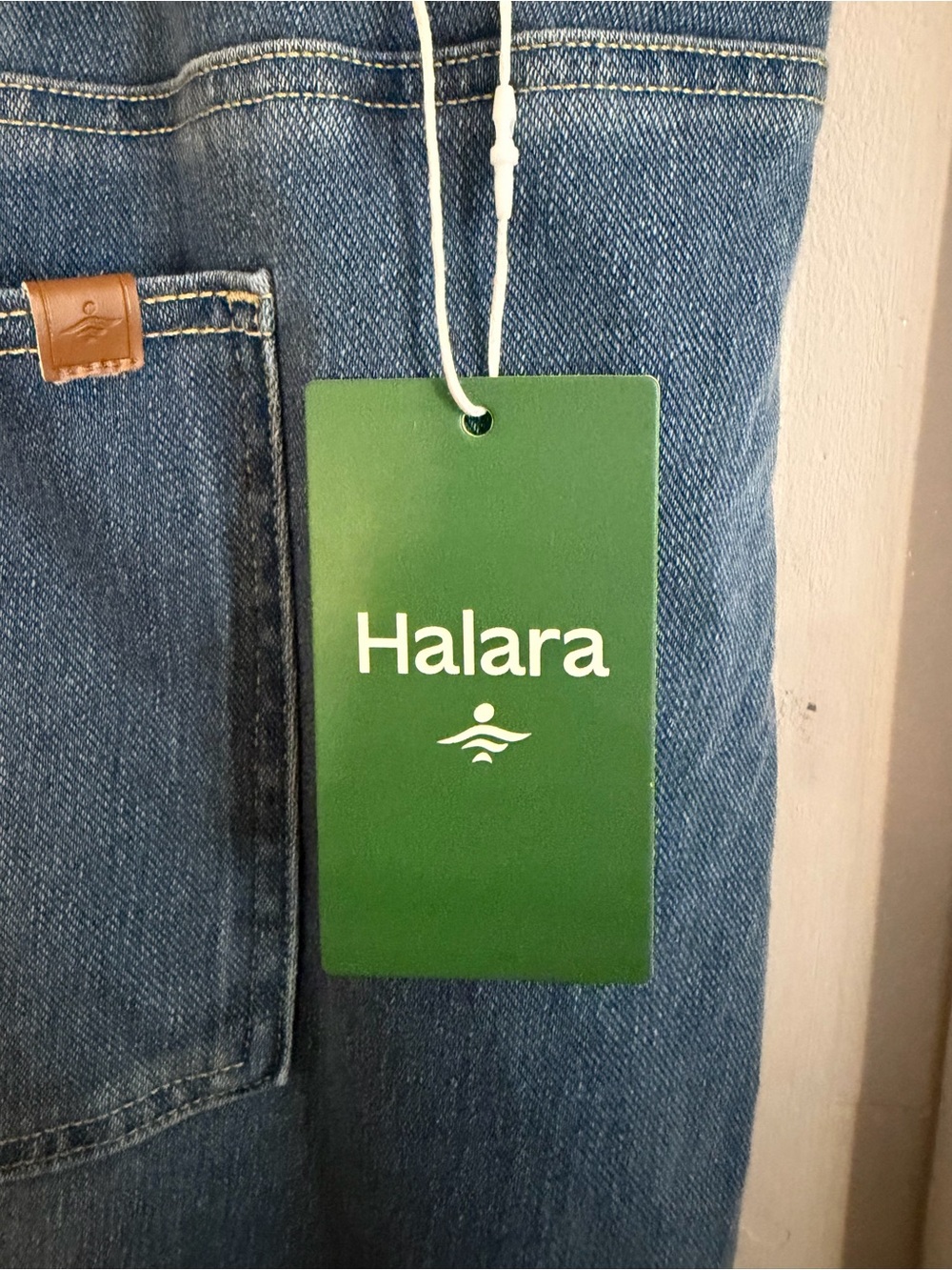 Halara Flex Asymmetric Low Rise Wide Leg Jeans 3X Light Wash Stretch NWT - Picture 4 of 5